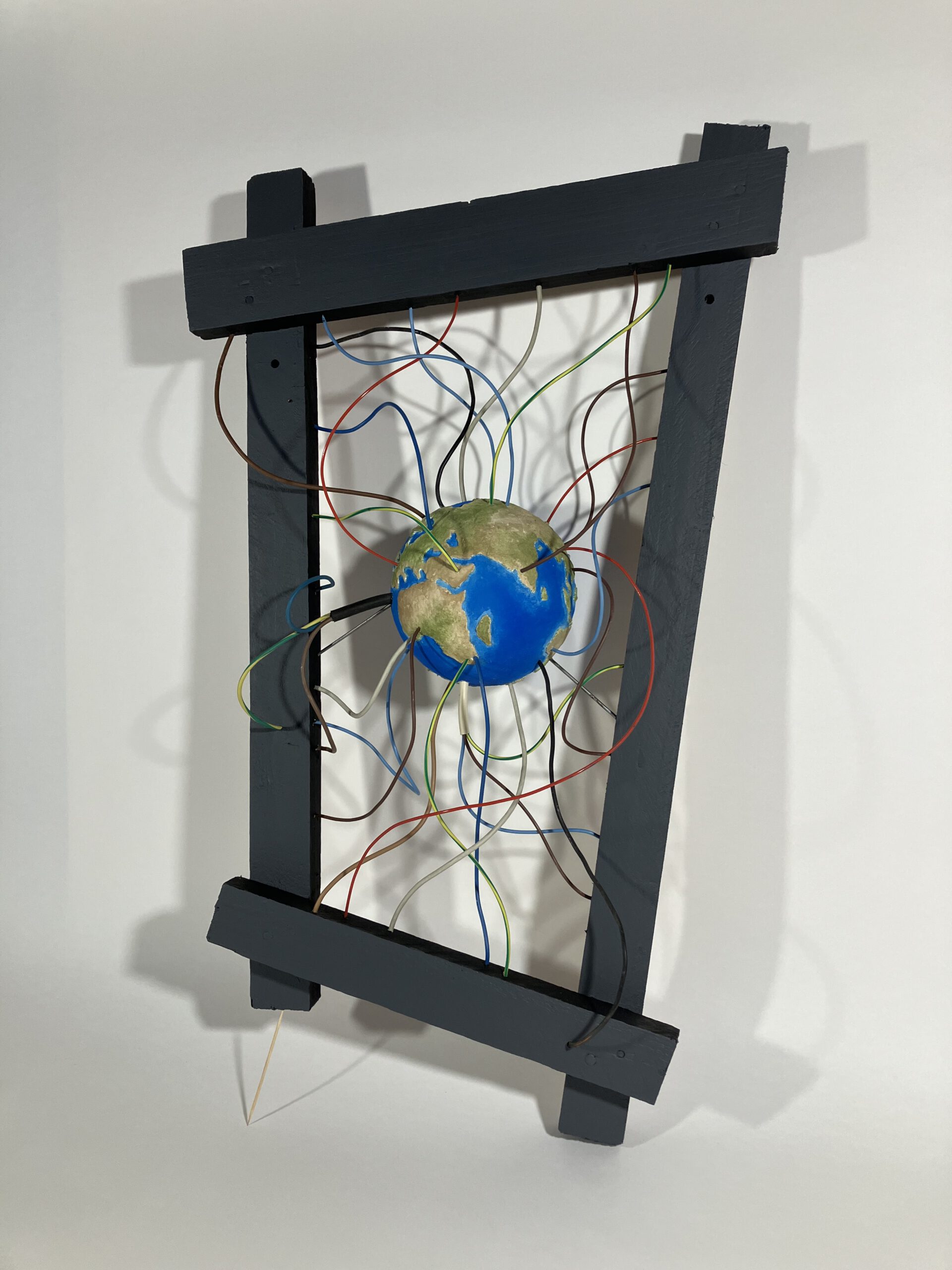 Janina Mau (Kunst ist Mau) Die Verkabelung der Welt